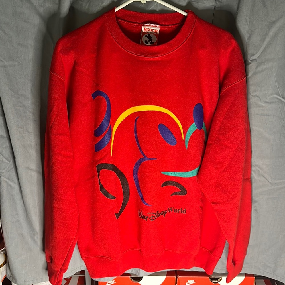 Medium Mickey Crewneck